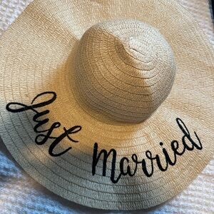 Beige 'Just Married' Sun Hat